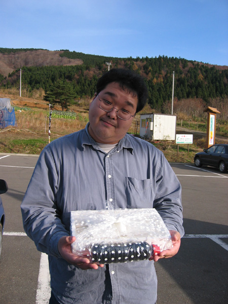 満足げな家長